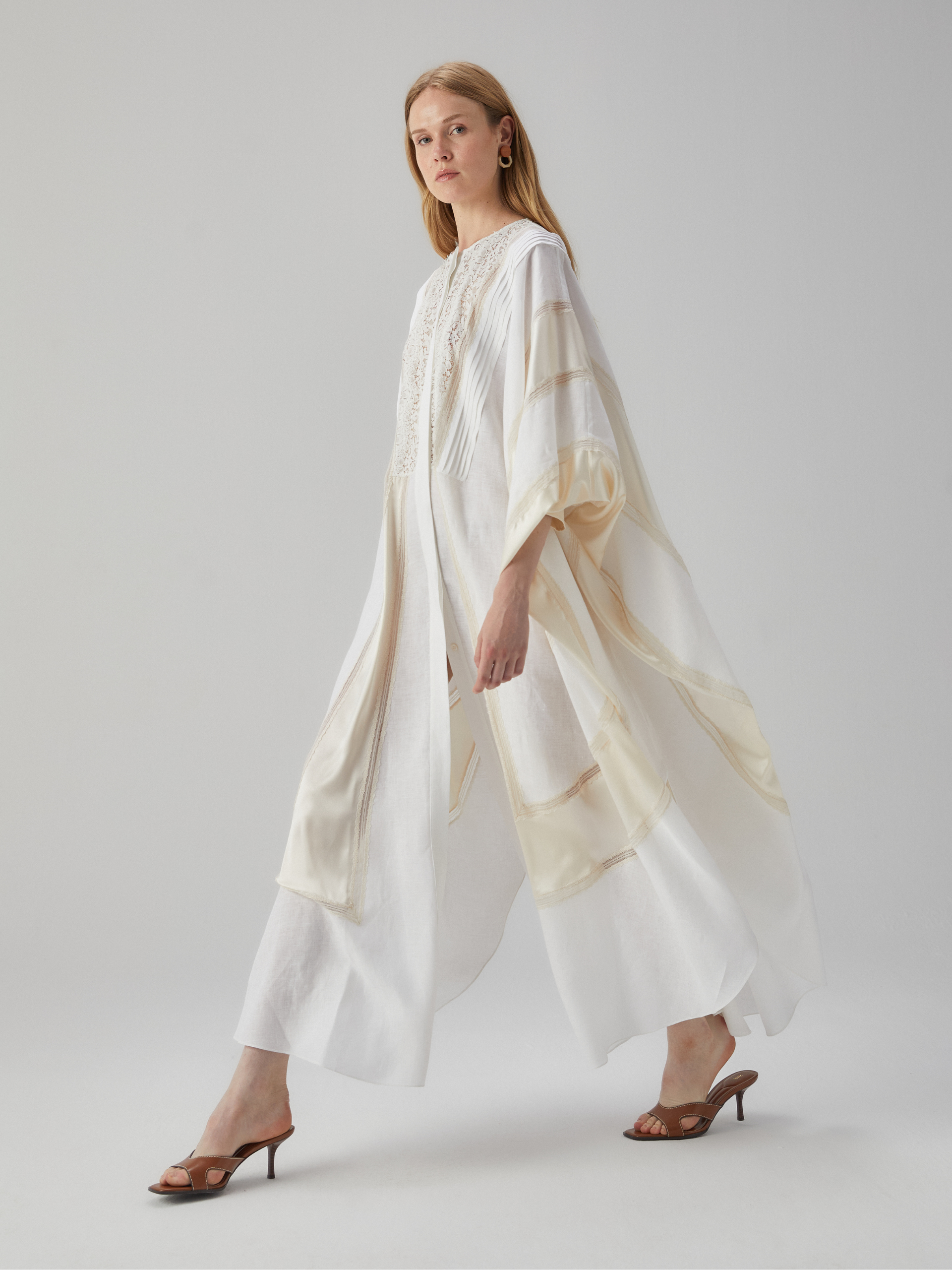 Oversize Bej Elbise